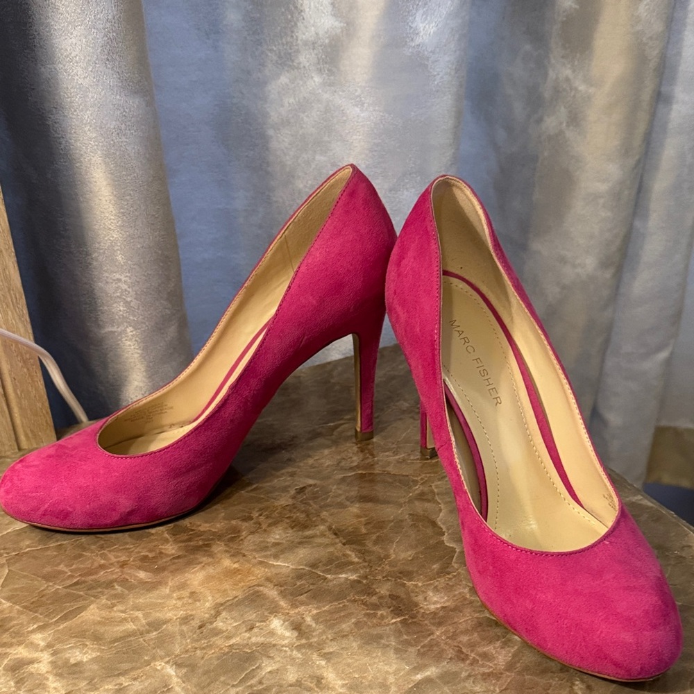 Marc Fisher Fuchsia Suede Heels